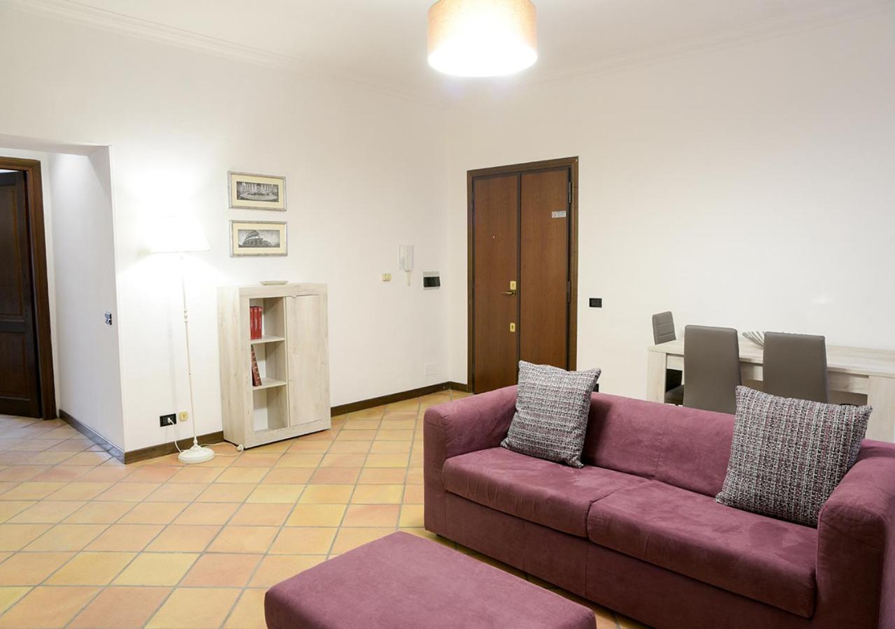 Colosseum Comfortable Apartment روما المظهر الخارجي الصورة