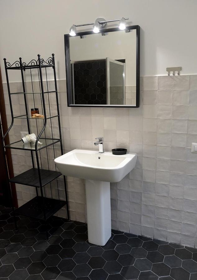 Colosseum Comfortable Apartment روما المظهر الخارجي الصورة