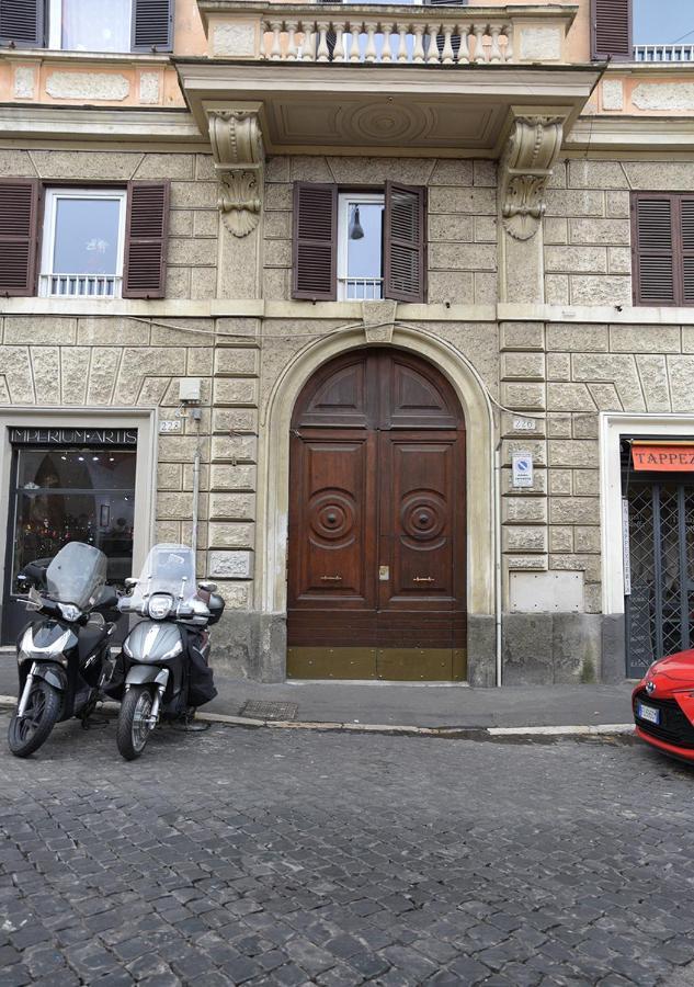 Colosseum Comfortable Apartment روما المظهر الخارجي الصورة
